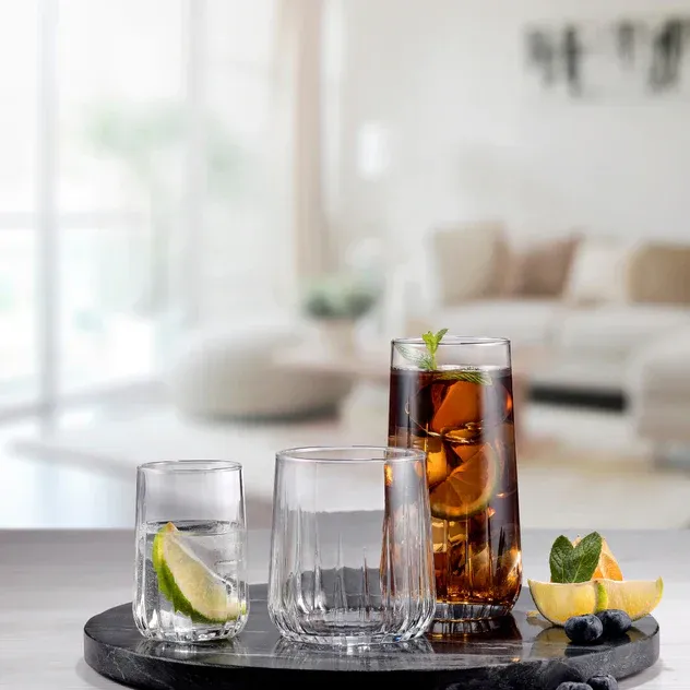 لیوان پاشا باغچه برای مهمانی